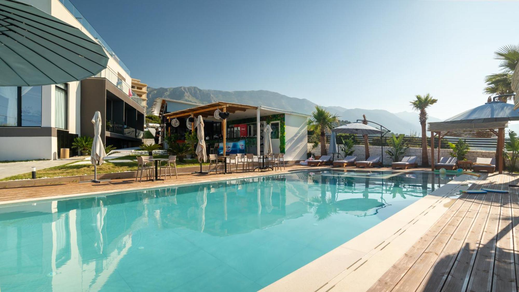 Sea Queen Luxury Hotel Радима Экстерьер фото