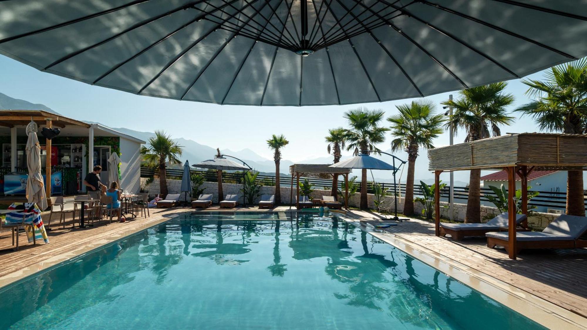 Sea Queen Luxury Hotel Радима Экстерьер фото